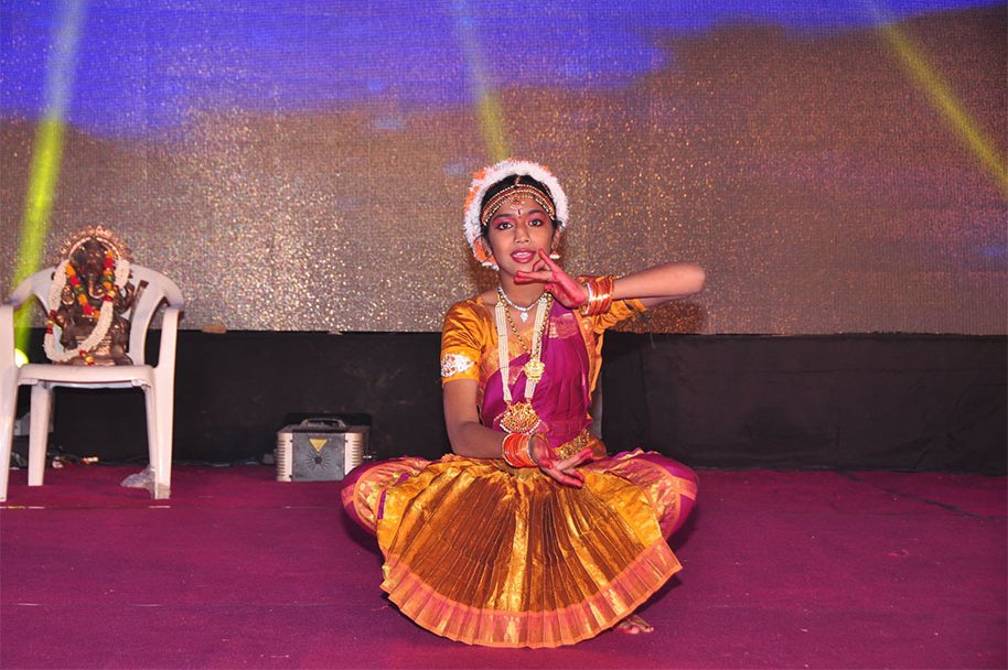 Dil-Deewana-Audio-Launch-by-Kapil-Dev